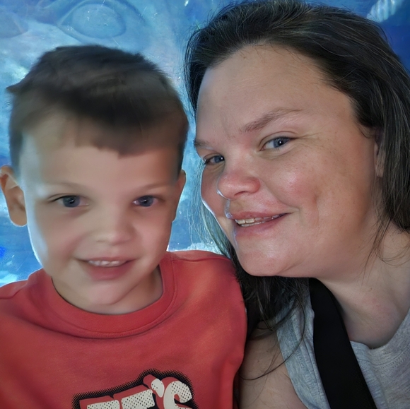 Meet your Posher, Jennifer - Picture 3 of 3